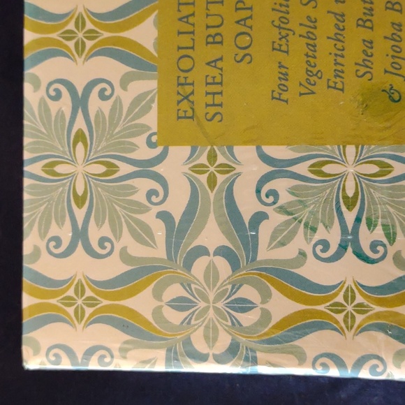 Sealed in Box Set of 4 Exfoliating Shea Butter Soaps - Picture 7 of 11